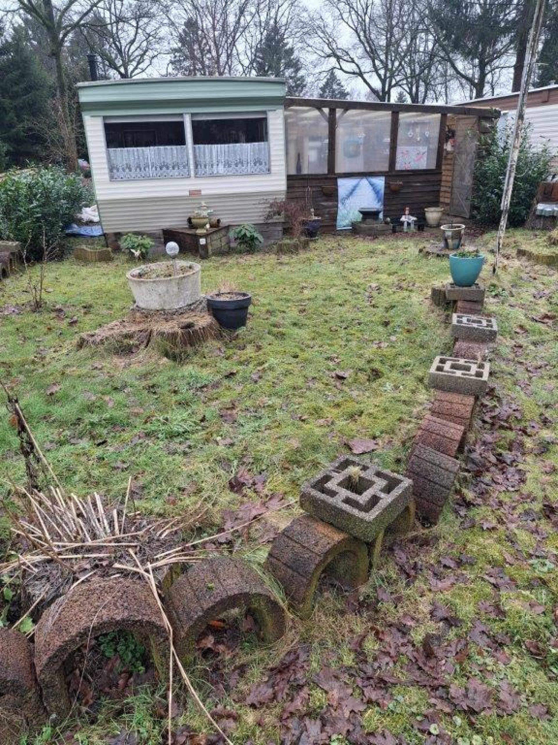 TE KOOP : STACARAVAN OP PLEKNR 41 interesse? bel met de eigenaar de heer Walgreen 06-22008200 (jaarplaats)